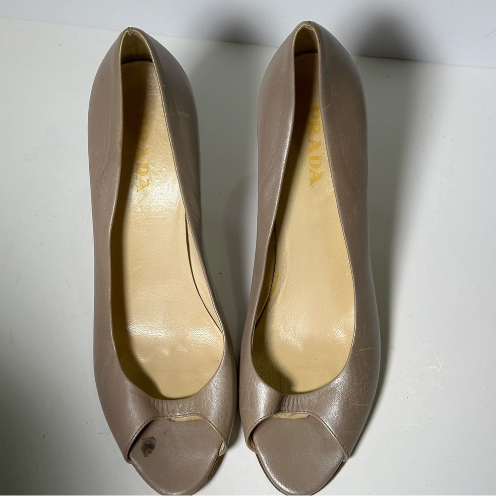 Prada Leather Pumps - Neutrals Pumps, Shoes - PRA907871 Size 10 - Picture 13 of 16